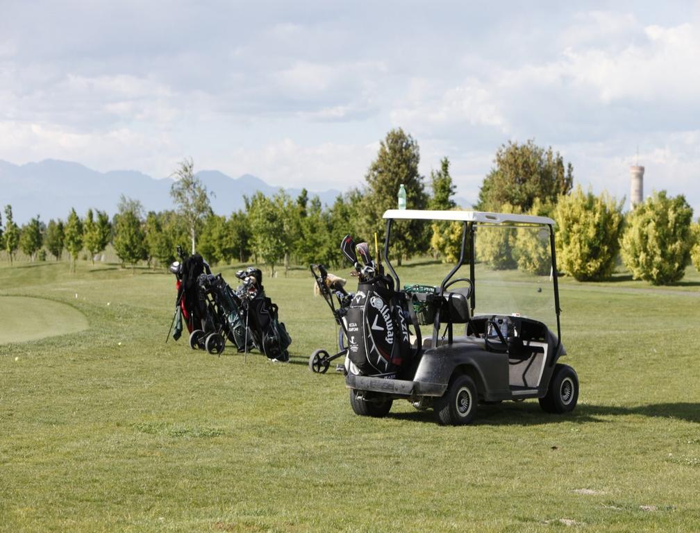 Garda Hotel San Vigilio Golf Pozzolengo Bagian luar foto