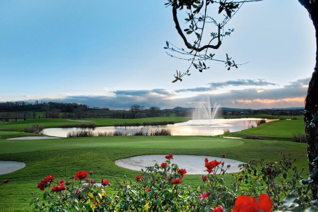 Garda Hotel San Vigilio Golf Pozzolengo Bagian luar foto